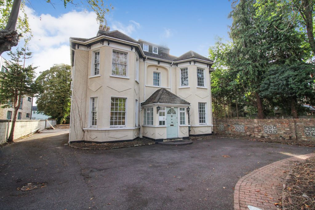 Property photo 1 of 8