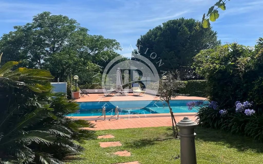 Property photo 1 of 28