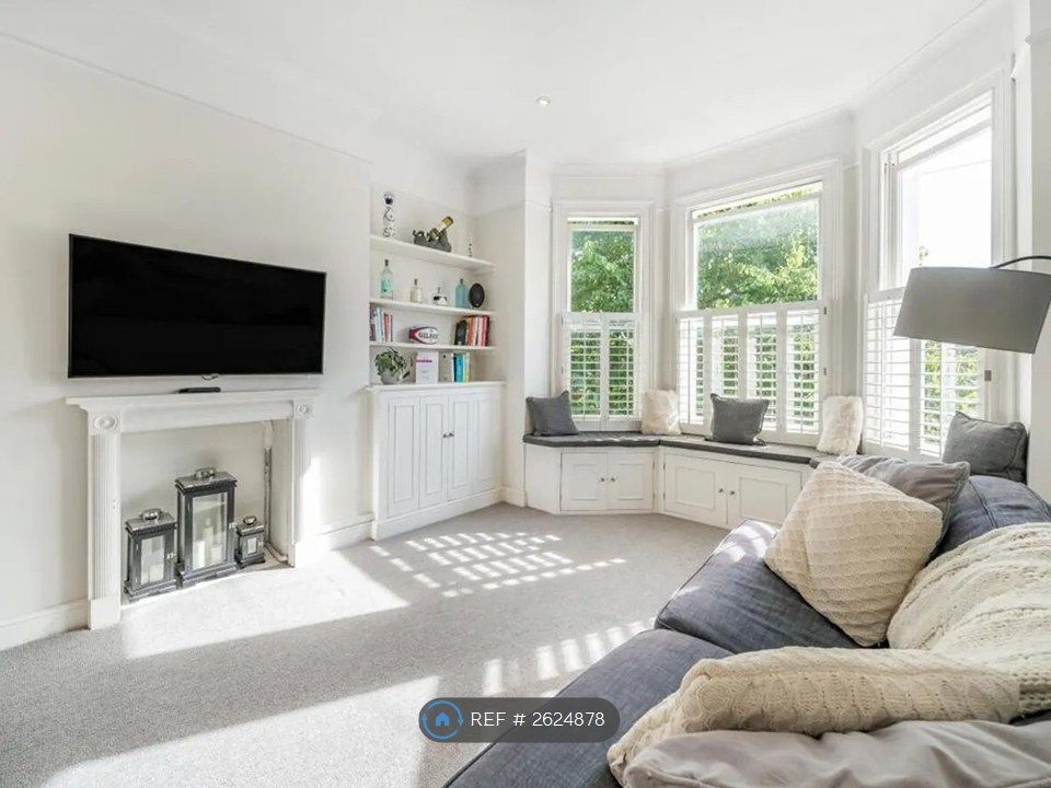 Property photo 3 of 13 Sitting Room