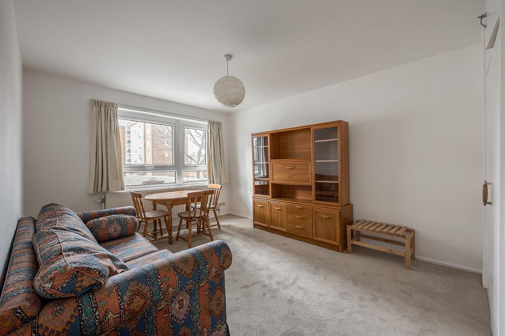 Property photo 1 of 6 Living Room