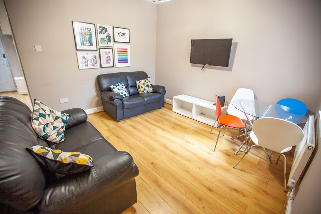 Property photo 1 of 16 Img_9524