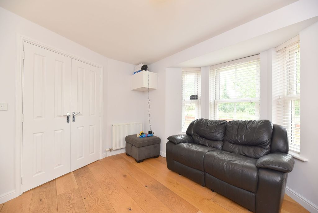 Property photo 3 of 37