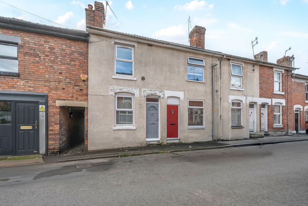 Property photo 1 of 17