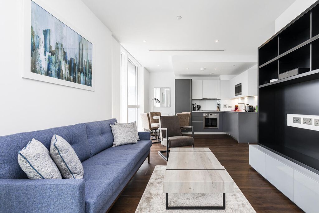 Property photo 1 of 20 Living Room