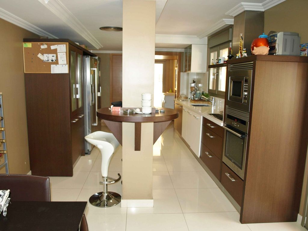 Property photo 3 of 50