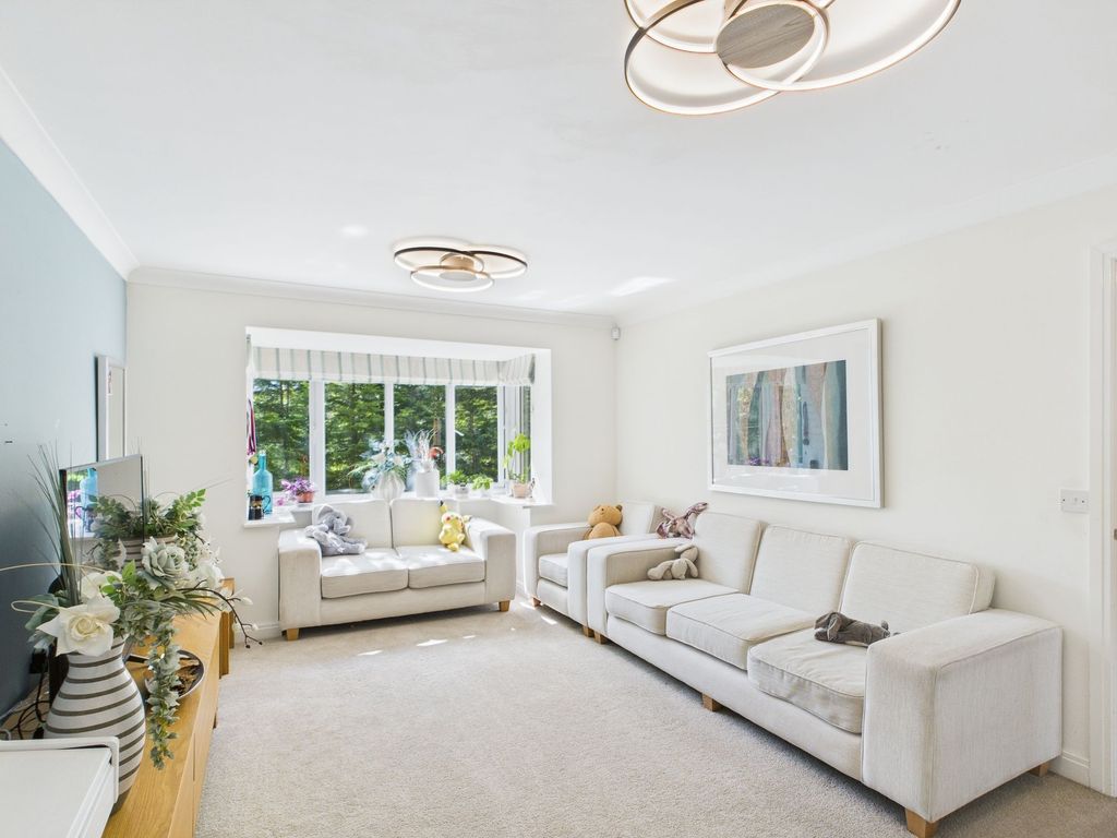 Property photo 2 of 34