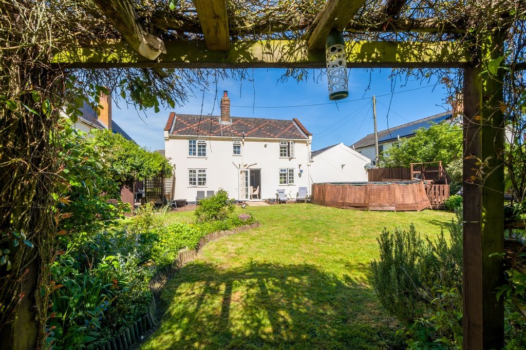 Property photo 3 of 39