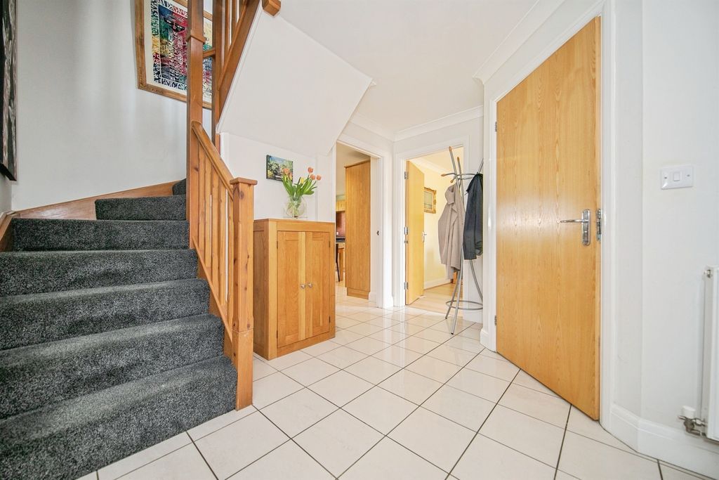 Property photo 3 of 20