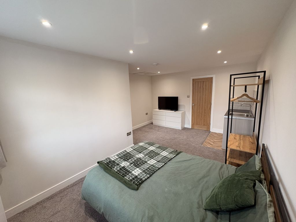 Property photo 1 of 5 Bedroom 2
