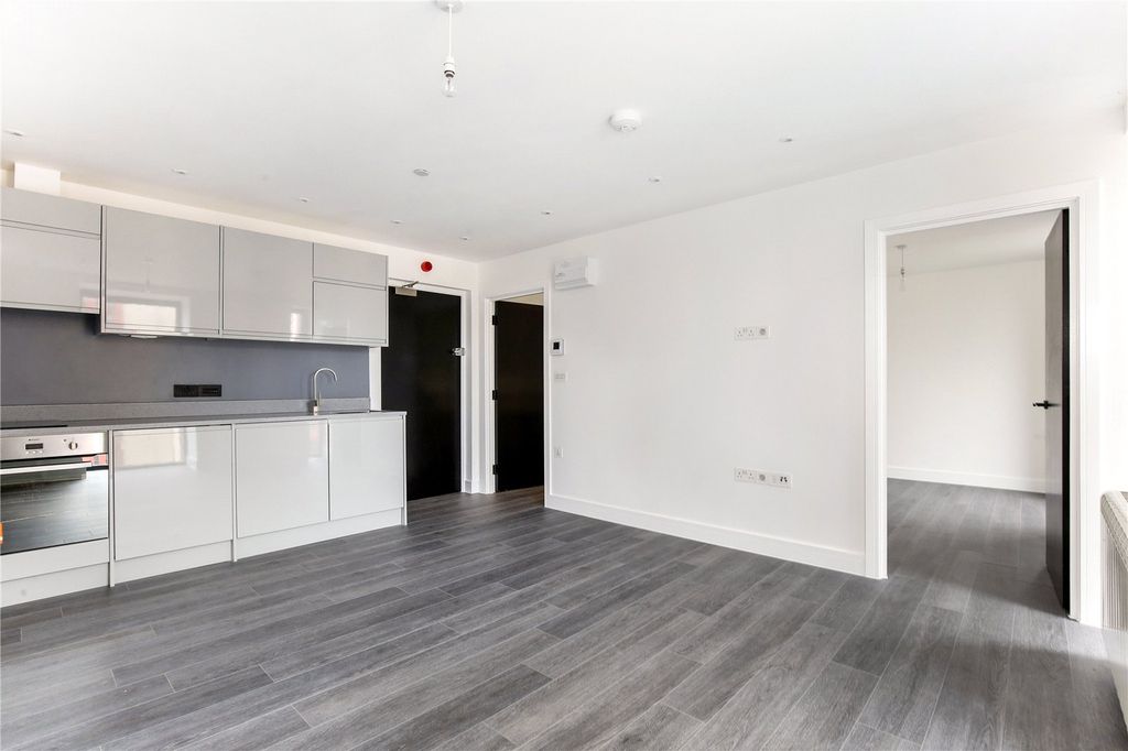 Property photo 1 of 7 Living Space