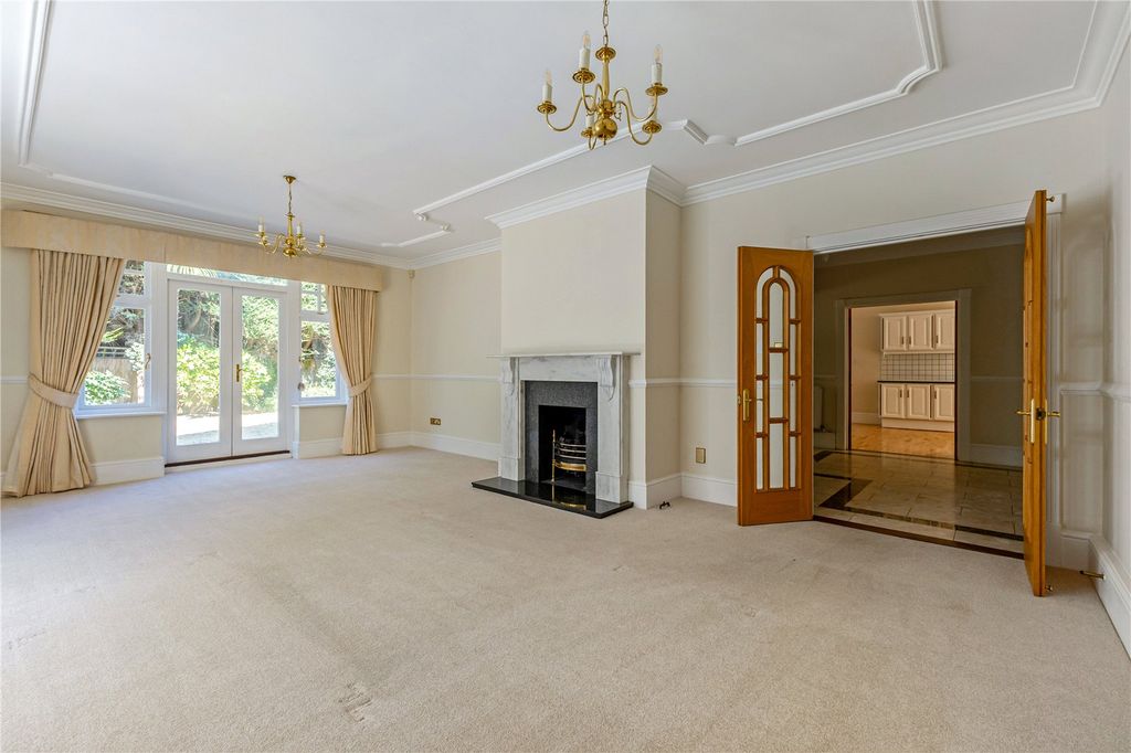 Property photo 2 of 17 Sitting Room