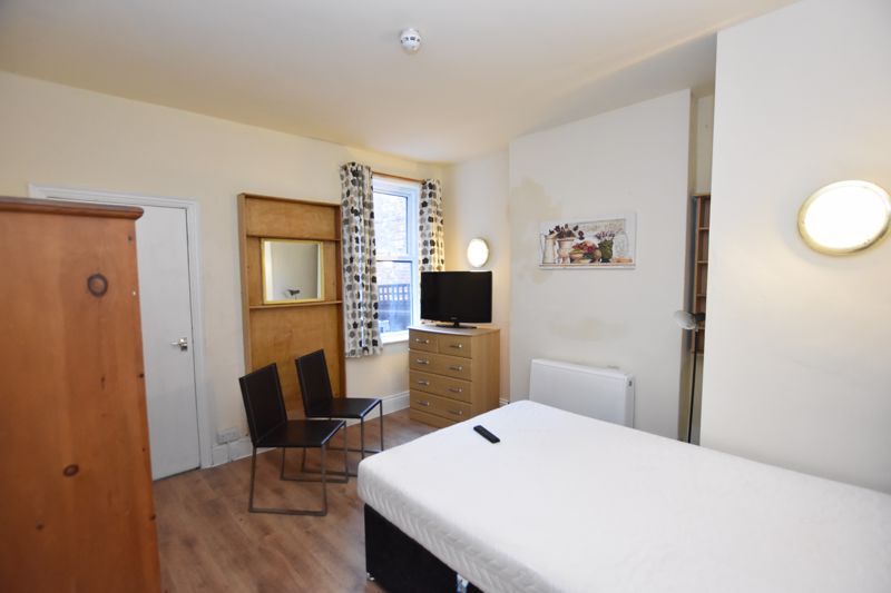 Property photo 1 of 6 Photo 6