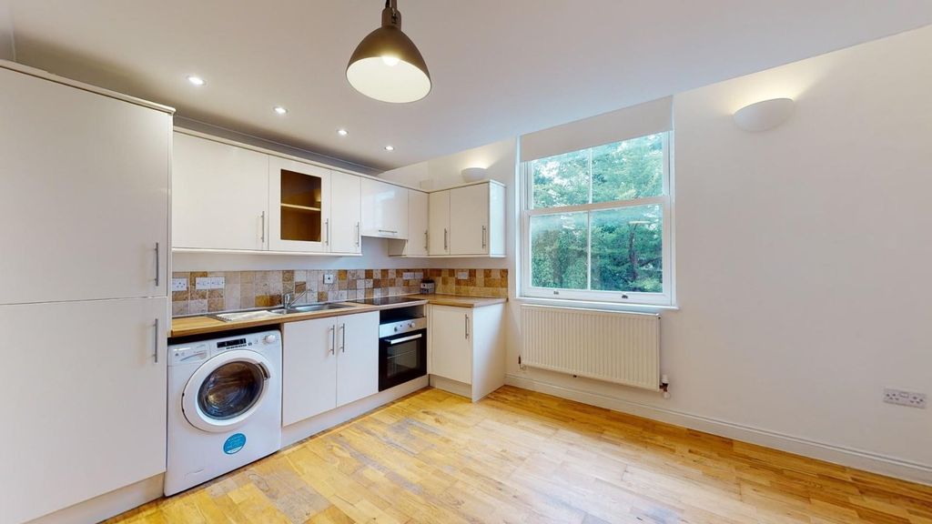 Property photo 2 of 7 Picture 2