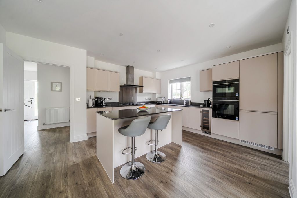 Property photo 3 of 43 1452222-33-69F9c1...