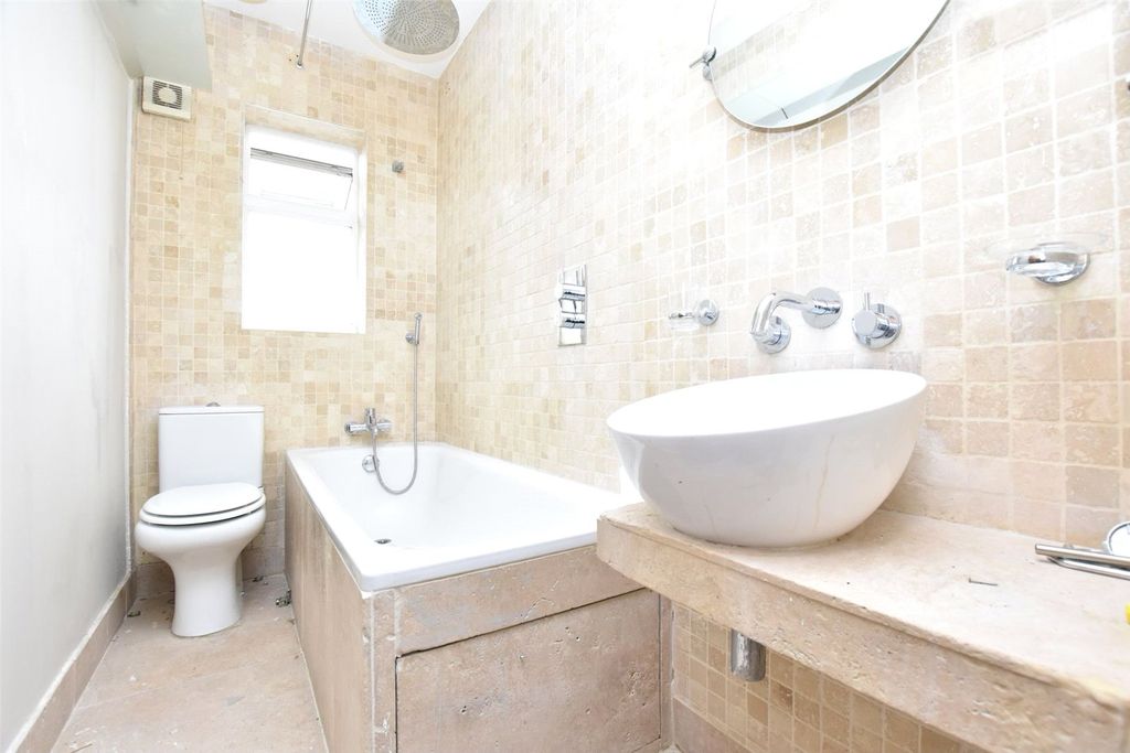 Property photo 3 of 12 Picture No. 18