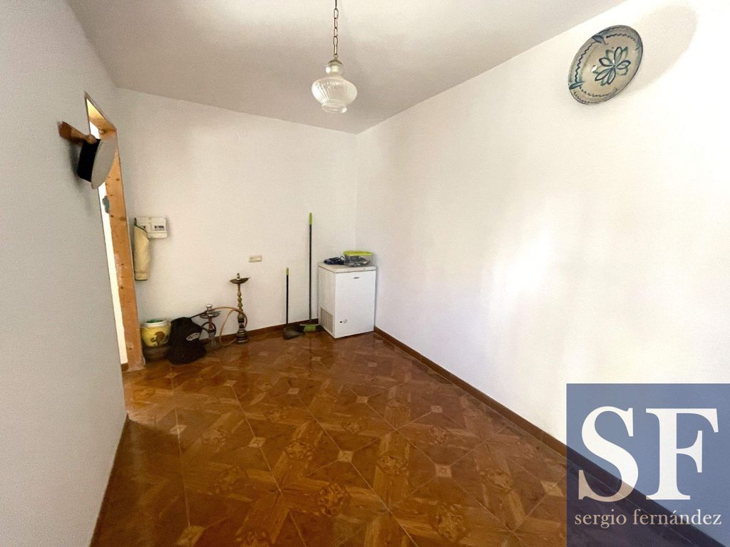 Property photo 3 of 12
