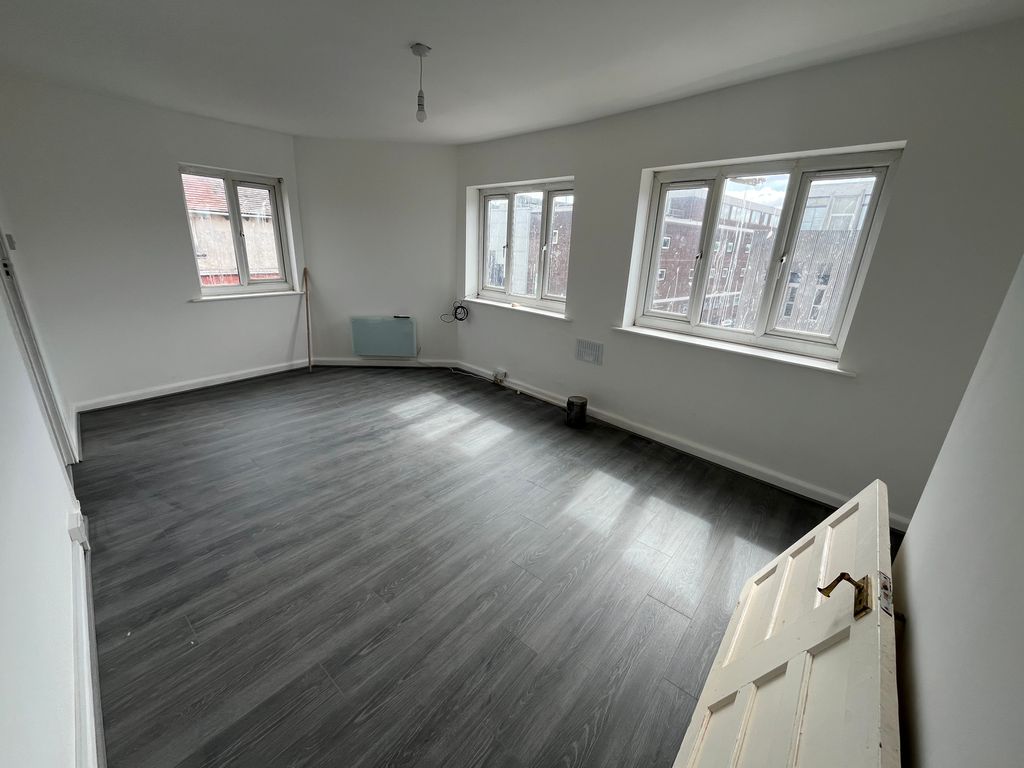 Property photo 1 of 7 Image