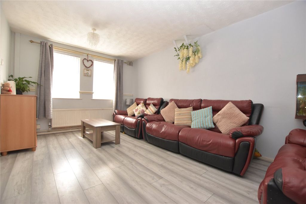 Property photo 2 of 15 Picture No. 13