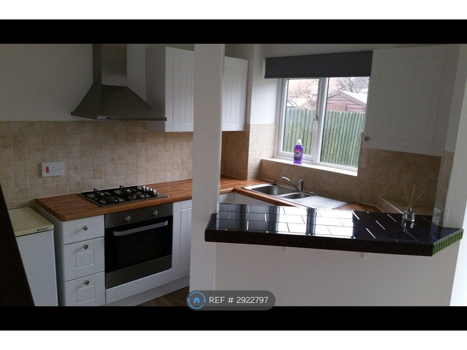 Property photo 2 of 10 Kitchen