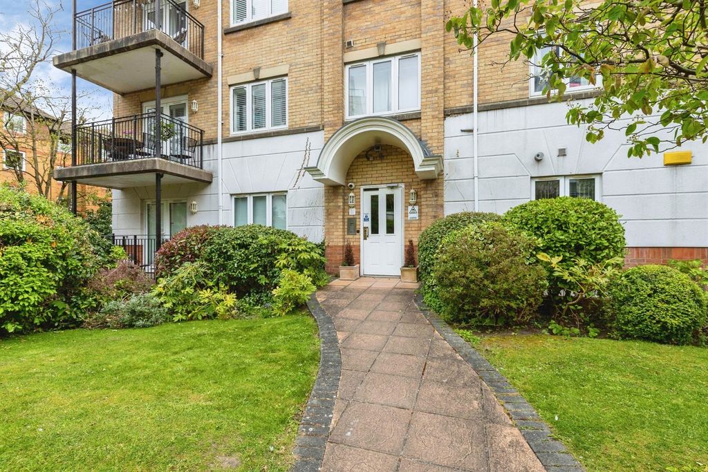 Property photo 2 of 14