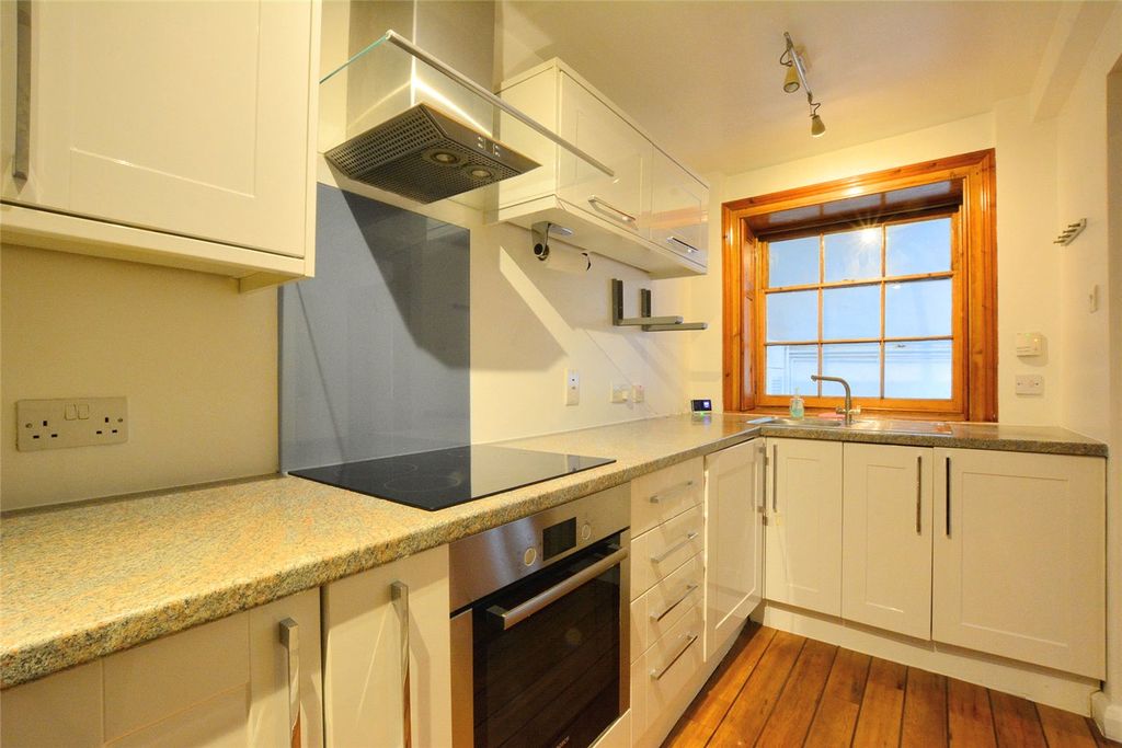 Property photo 3 of 14 Kitchen