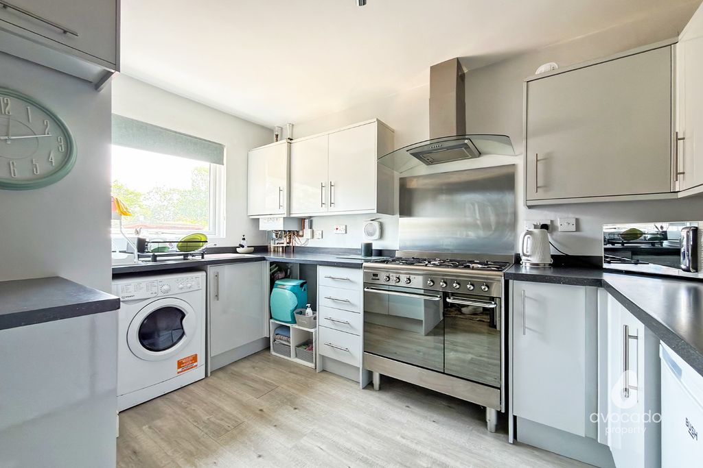 Property photo 2 of 10 5293754