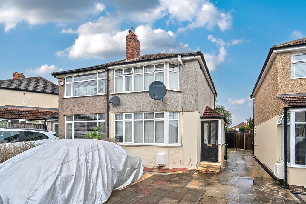 Property photo 1 of 10 External