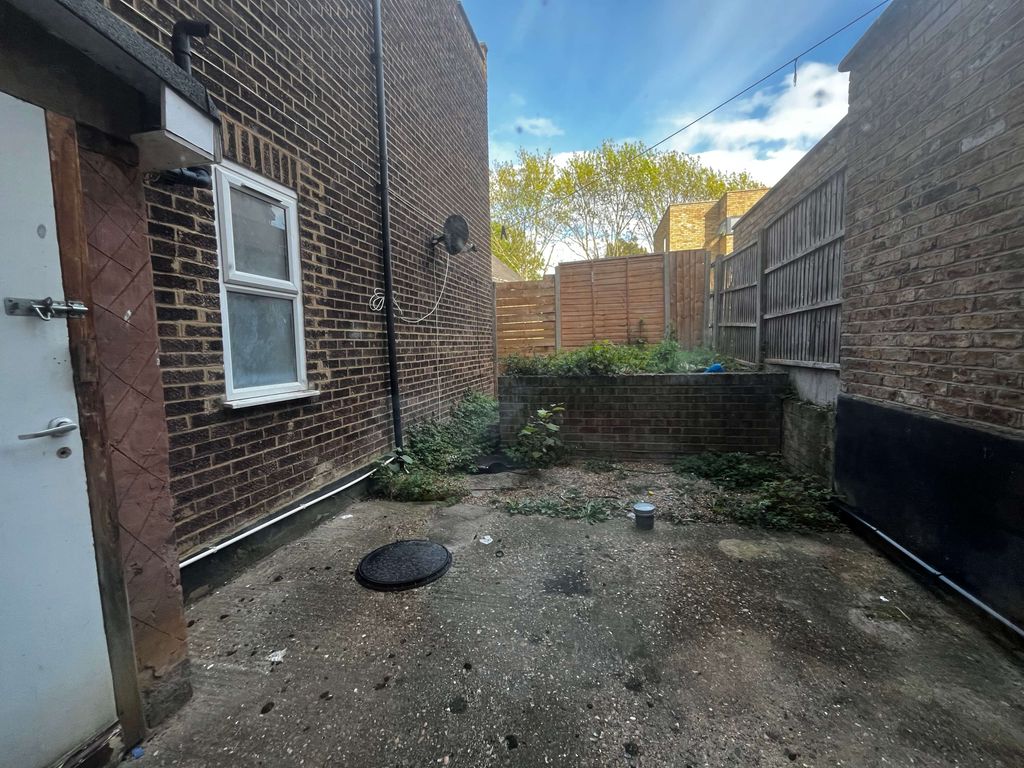 Property photo 3 of 7