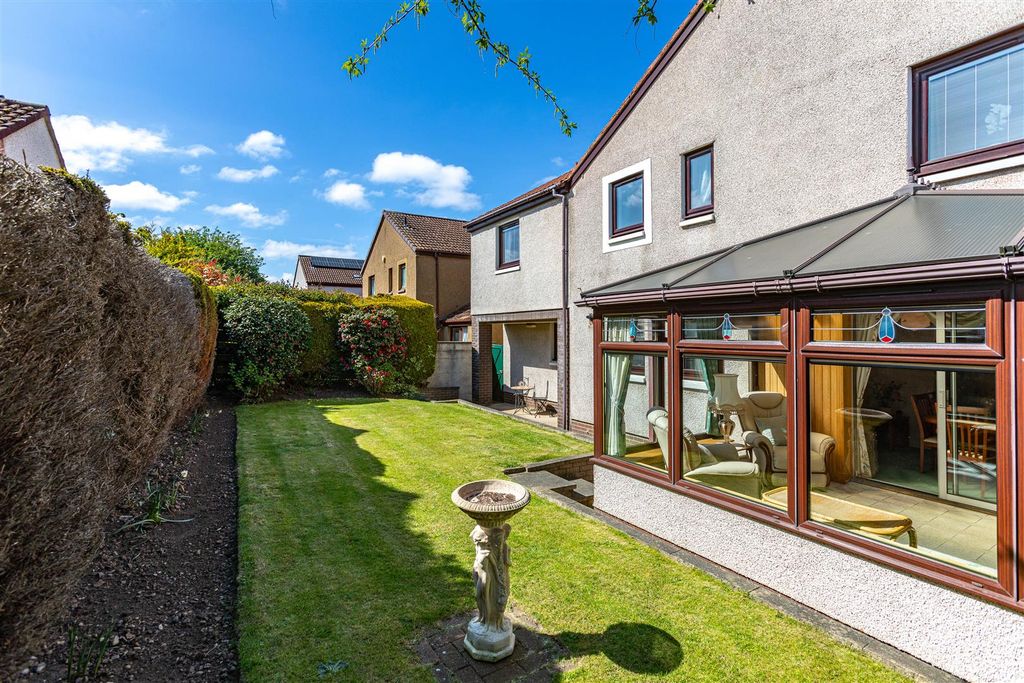 Property photo 2 of 49 10 East Clapperfield Edinburgh 82.Jpg