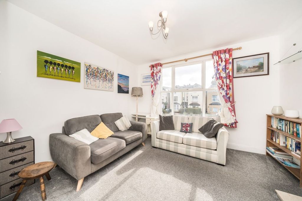 Property photo 2 of 4