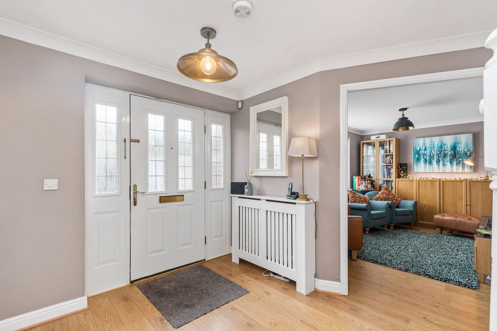 Property photo 2 of 43