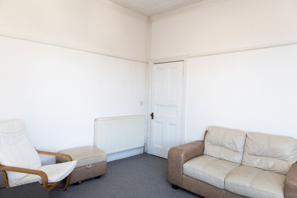 Property photo 3 of 10 Photo 3