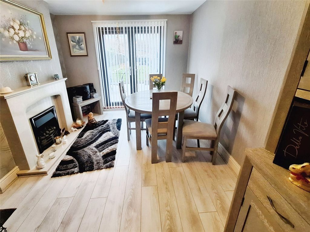 Property photo 3 of 14 Dining Room