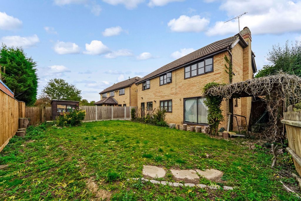 Property photo 2 of 27