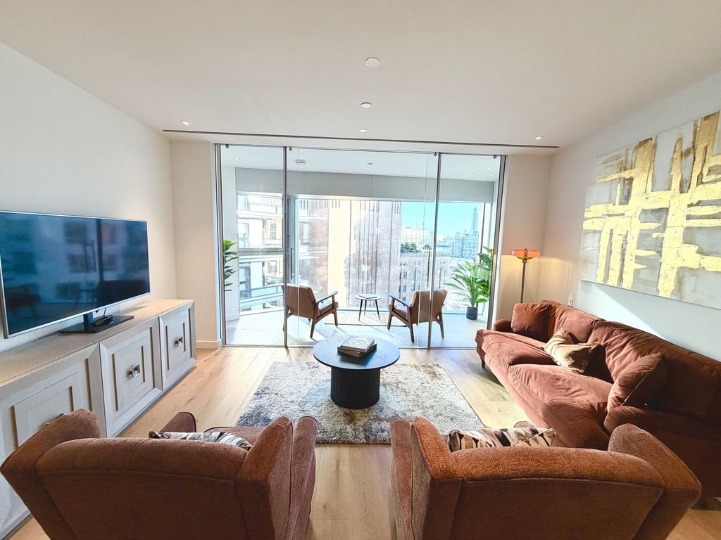 Property photo 3 of 44 Reception Room (11)