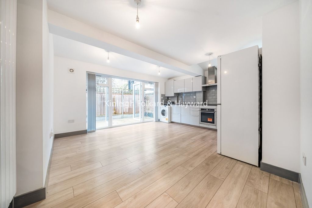 Property photo 3 of 15 9Ef4632B-8548-4B88-B