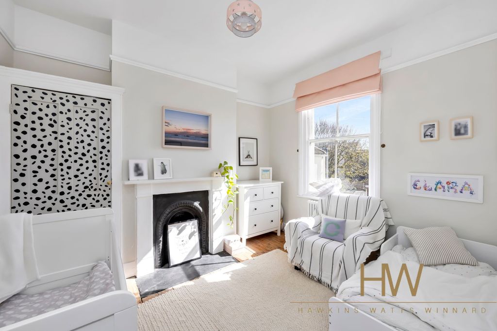 Property photo 3 of 18