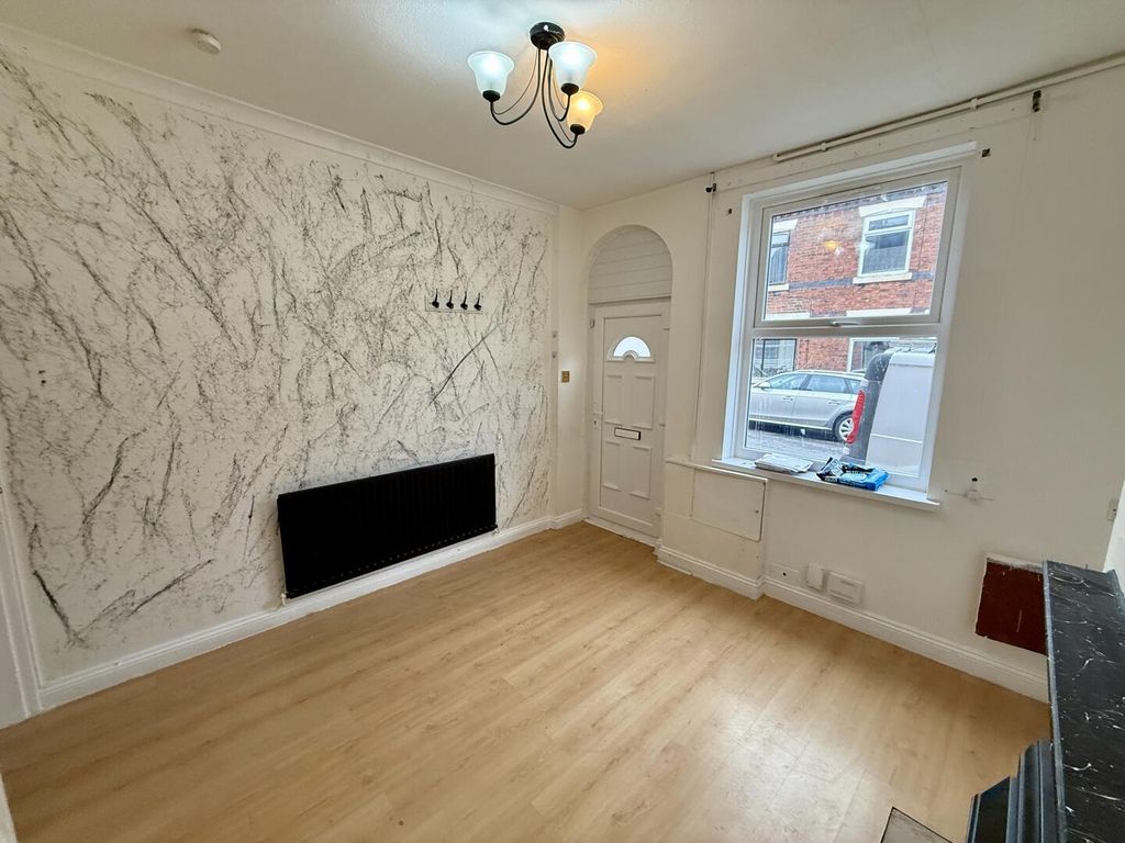 Property photo 3 of 25 Living Room