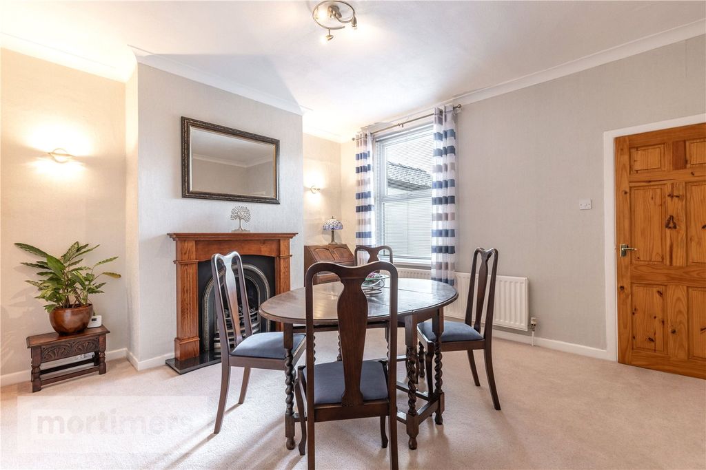 Property photo 2 of 17 Living Room