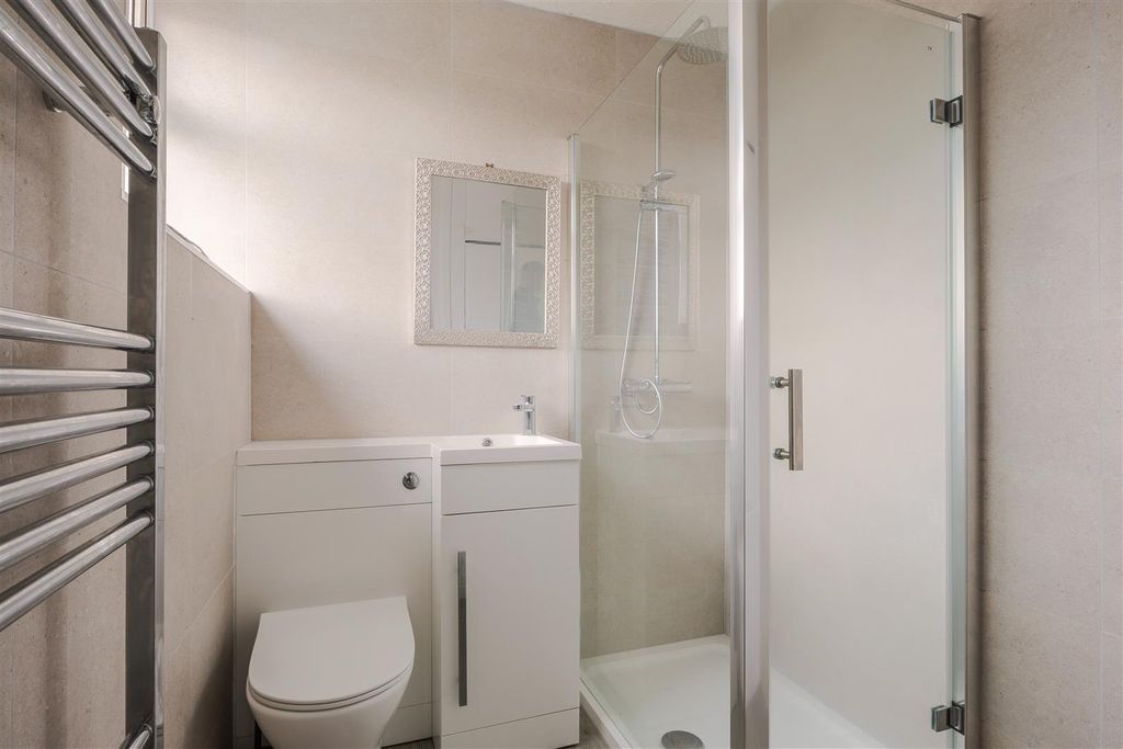 Property photo 3 of 13 Bathroom