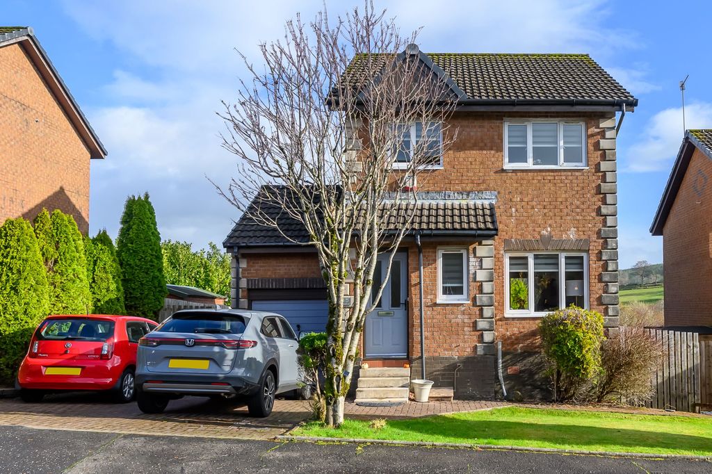 Property photo 1 of 28