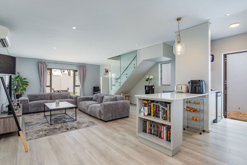 Property photo 3 of 23 Tk1716001