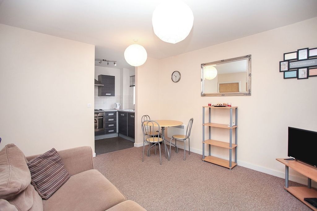 Property photo 3 of 8 Main Page