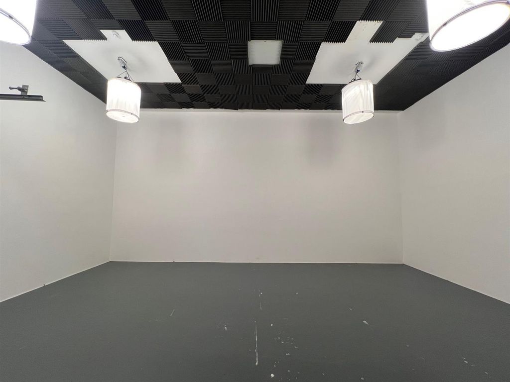 Property photo 3 of 17 Studio.Jpg