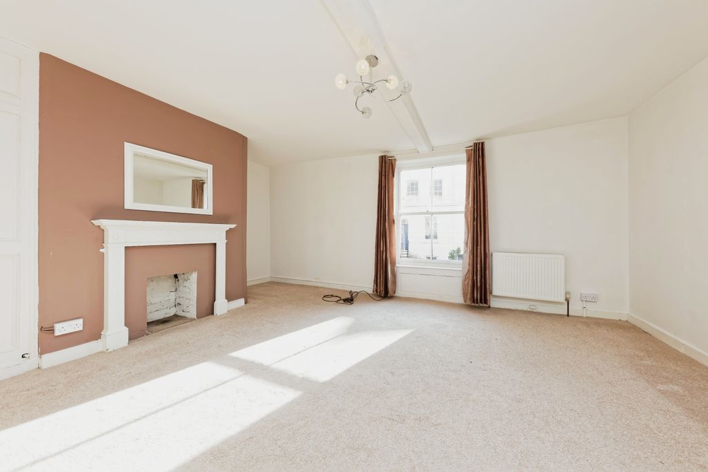 Property photo 3 of 18 Photography
