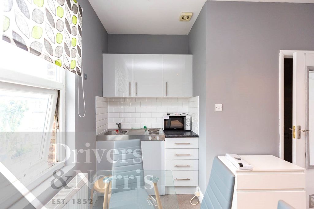 Property photo 3 of 9 Picture No. 16