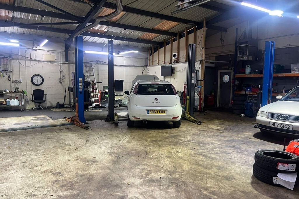 Property photo 2 of 7