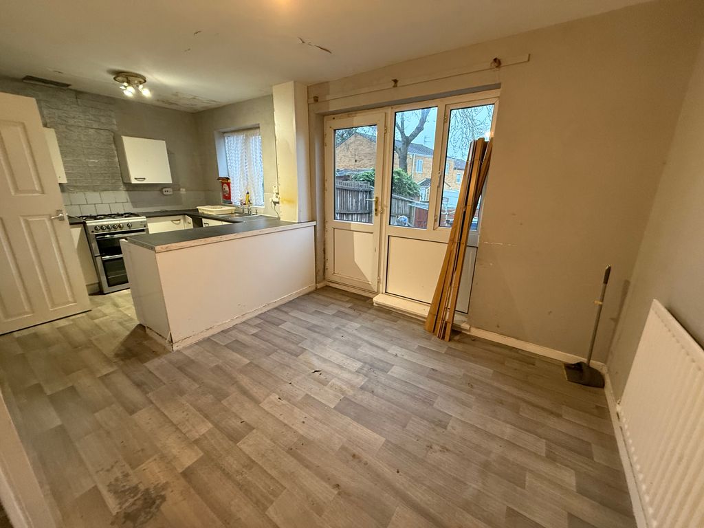 Property photo 3 of 10 Img_8696