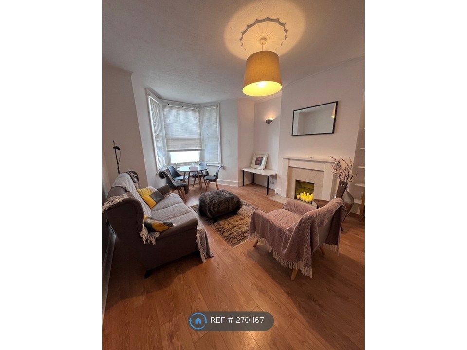 Property photo 1 of 12 Living Room