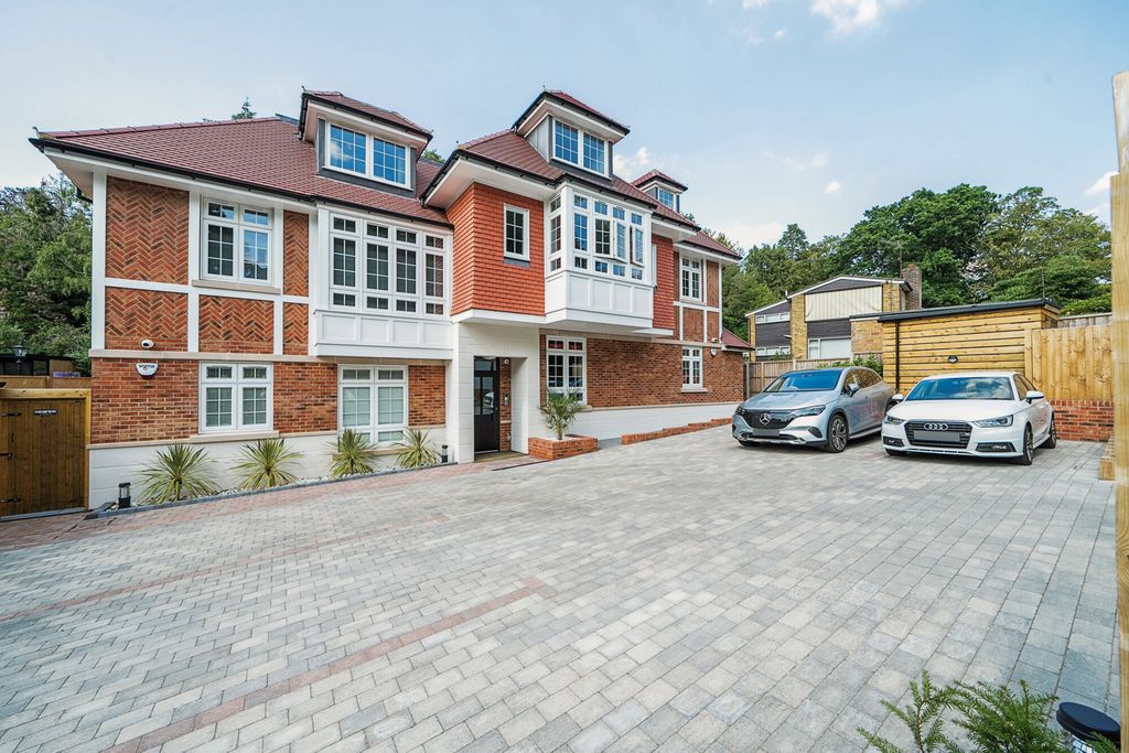 Property photo 1 of 13 1313802-13-68542B...